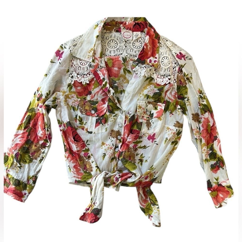 Raga pearl snap tie up blouse size small Floral Lace Button-Up Blouse